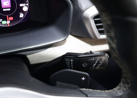 SEAT Leon 1.0 Leon Xcellence Luxury eTSI Semi-Auto 5dr 39