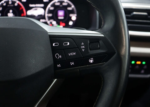 SEAT Leon 1.0 Leon Xcellence Luxury eTSI Semi-Auto 5dr 37