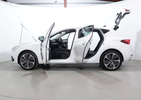 SEAT Leon 1.0 Leon Xcellence Luxury eTSI Semi-Auto 5dr 55