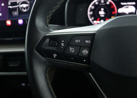 SEAT Leon 1.0 Leon Xcellence Luxury eTSI Semi-Auto 5dr 36