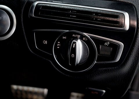 Mercedes-Benz C Class 2.1 C 220 AMG Line Premium D Auto 2dr 25