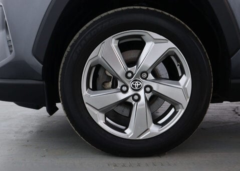 Toyota Rav4 2.5 RAV4 Design HEV 4x2 CVT 5dr 15