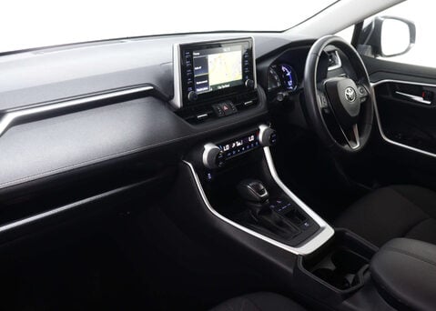 Toyota Rav4 2.5 RAV4 Design HEV 4x2 CVT 5dr 44