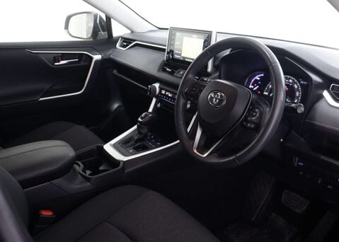 Toyota Rav4 2.5 RAV4 Design HEV 4x2 CVT 5dr 41