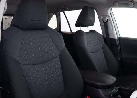 Toyota Rav4 2.5 RAV4 Design HEV 4x2 CVT 5dr 43