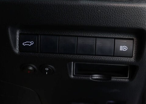 Toyota Rav4 2.5 RAV4 Design HEV 4x2 CVT 5dr 39