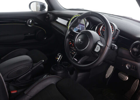 Mini Hatch 2.0 Cooper S Sport Auto 3dr 37