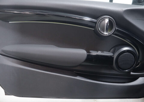 Mini Hatch 2.0 Cooper S Sport Auto 3dr 44