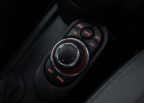 Mini Hatch 2.0 Cooper S Sport Auto 3dr 30