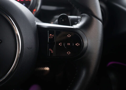 Mini Hatch 2.0 Cooper S Sport Auto 3dr 32