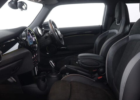 Mini Hatch 2.0 Cooper S Sport Auto 3dr 42