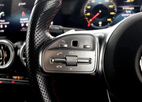 Mercedes-Benz GLA 1.3 GLA 180 AMG Line Premium Auto 5dr 31