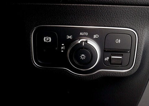 Mercedes-Benz GLA 1.3 GLA 180 AMG Line Premium Auto 5dr 35