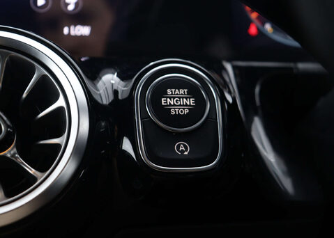 Mercedes-Benz GLA 1.3 GLA 180 AMG Line Premium Auto 5dr 32