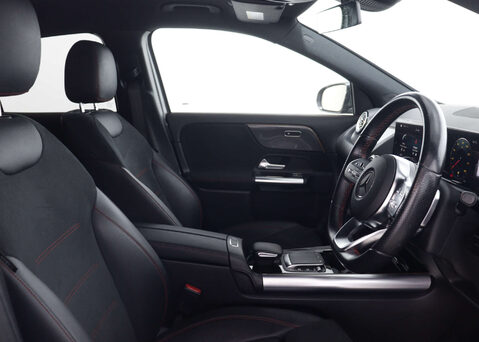 Mercedes-Benz GLA 1.3 GLA 180 AMG Line Premium Auto 5dr 41