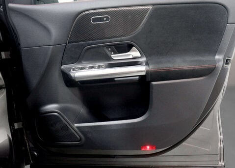 Mercedes-Benz GLA 1.3 GLA 180 AMG Line Premium Auto 5dr 41