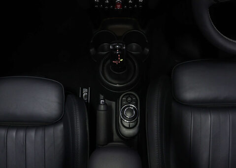 Mini Hatch 1.5 Cooper Exclusive Auto 5dr 20