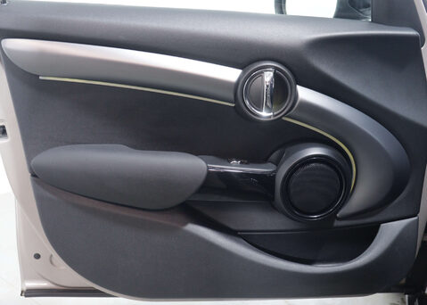 Mini Hatch 1.5 Cooper Exclusive Auto 5dr 43