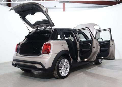 Mini Hatch 1.5 Cooper Exclusive Auto 5dr 56