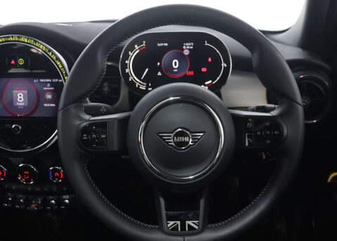 Mini Hatch 1.5 Cooper Exclusive Auto 5dr 18