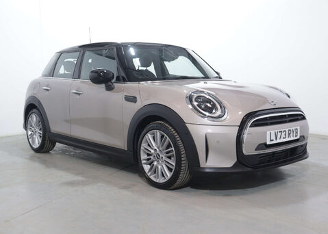 Mini Hatch 1.5 Cooper Exclusive Auto 5dr 1