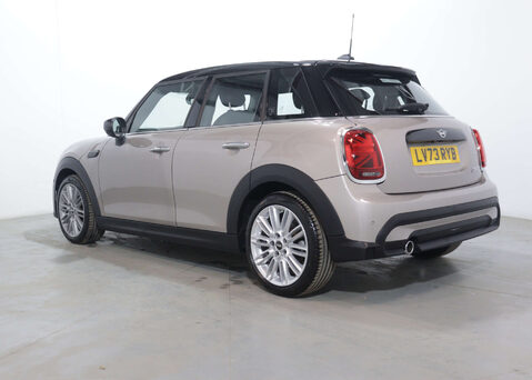 Mini Hatch 1.5 Cooper Exclusive Auto 5dr 9