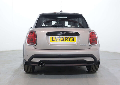 Mini Hatch 1.5 Cooper Exclusive Auto 5dr 10