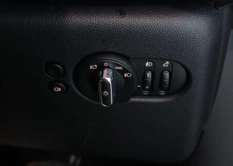 Mini Hatch 1.5 Cooper Exclusive Auto 5dr 35