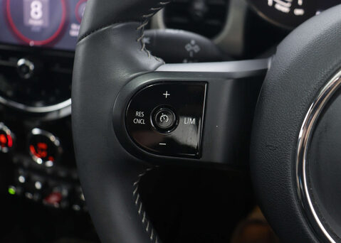 Mini Hatch 1.5 Cooper Exclusive Auto 5dr 31