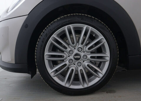 Mini Hatch 1.5 Cooper Exclusive Auto 5dr 15