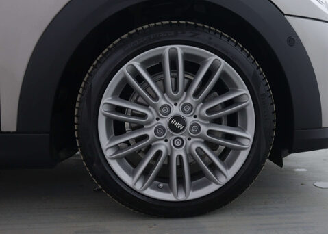 Mini Hatch 1.5 Cooper Exclusive Auto 5dr 14