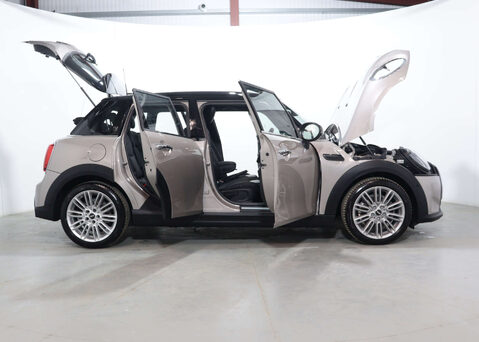 Mini Hatch 1.5 Cooper Exclusive Auto 5dr 57