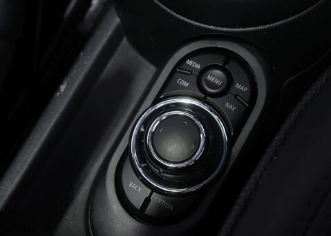 Mini Hatch 1.5 Cooper Exclusive Auto 5dr 29