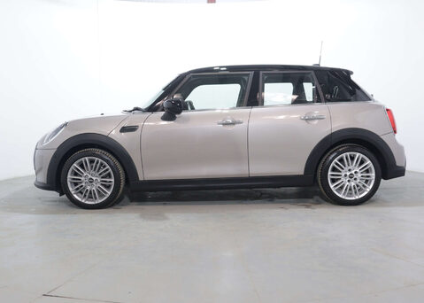 Mini Hatch 1.5 Cooper Exclusive Auto 5dr 8