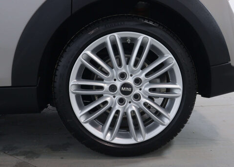 Mini Hatch 1.5 Cooper Exclusive Auto 5dr 16