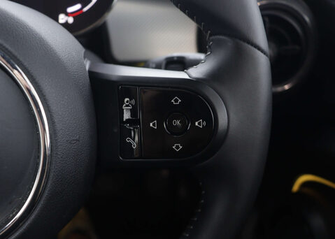 Mini Hatch 1.5 Cooper Exclusive Auto 5dr 32