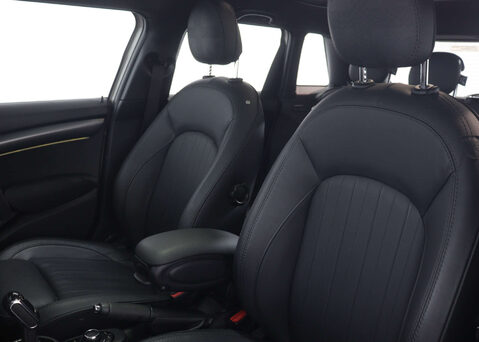 Mini Hatch 1.5 Cooper Exclusive Auto 5dr 42