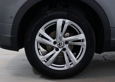 Volkswagen T-Roc 1.5 T-Roc R-Line TSI Semi-Auto 5dr 13