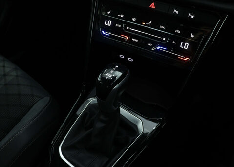 Volkswagen T-Roc 1.5 T-Roc R-Line TSI Semi-Auto 5dr 34