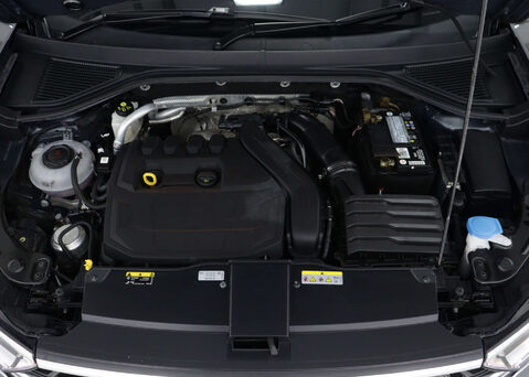 Volkswagen T-Roc 1.5 T-Roc R-Line TSI Semi-Auto 5dr 52