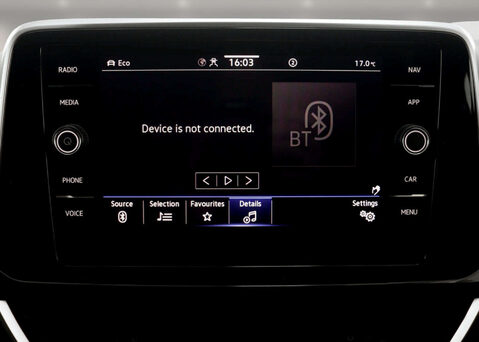 Volkswagen T-Roc 1.5 T-Roc R-Line TSI Semi-Auto 5dr 23