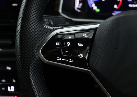 Volkswagen T-Roc 1.5 T-Roc R-Line TSI Semi-Auto 5dr 35