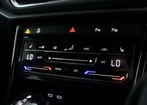 Volkswagen T-Roc 1.5 T-Roc R-Line TSI Semi-Auto 5dr 32