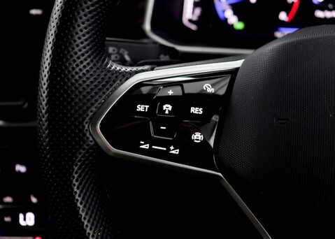 Volkswagen T-Roc 1.5 T-Roc R-Line TSI Semi-Auto 5dr 35