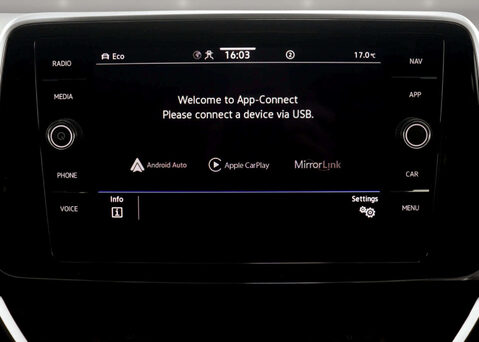 Volkswagen T-Roc 1.5 T-Roc R-Line TSI Semi-Auto 5dr 26