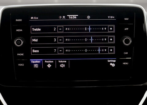 Volkswagen T-Roc 1.5 T-Roc R-Line TSI Semi-Auto 5dr 28