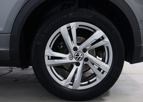 Volkswagen T-Roc 1.5 T-Roc R-Line TSI Semi-Auto 5dr 16