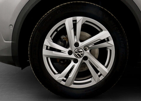 Volkswagen T-Roc 1.5 T-Roc R-Line TSI Semi-Auto 5dr 16