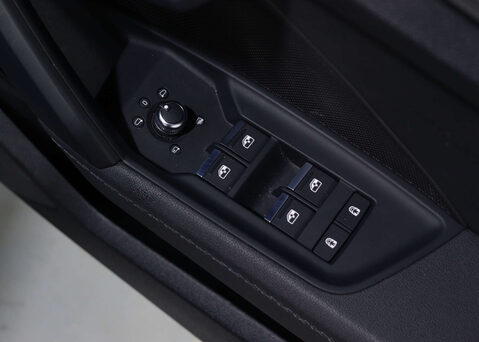 Audi A3 1.4 A3 Sportback 40 TFSI S Line E Semi-Auto 5dr 36