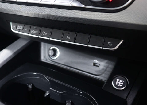 Audi A4 2.0 A4 Technik 35 TFSI MHEV Semi-Auto 4dr 31